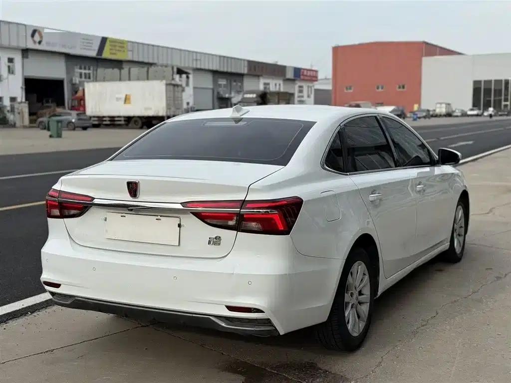 Roewe i6 New Energy 2017 45T Hybrid Connected Smart Edition — миниатюра 6