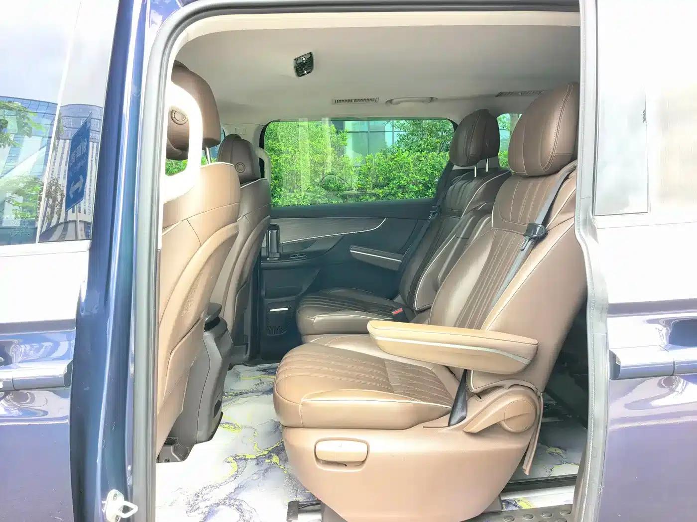 Roewe iMAX8 New Energy 2022 Silver Edition — миниатюра 14