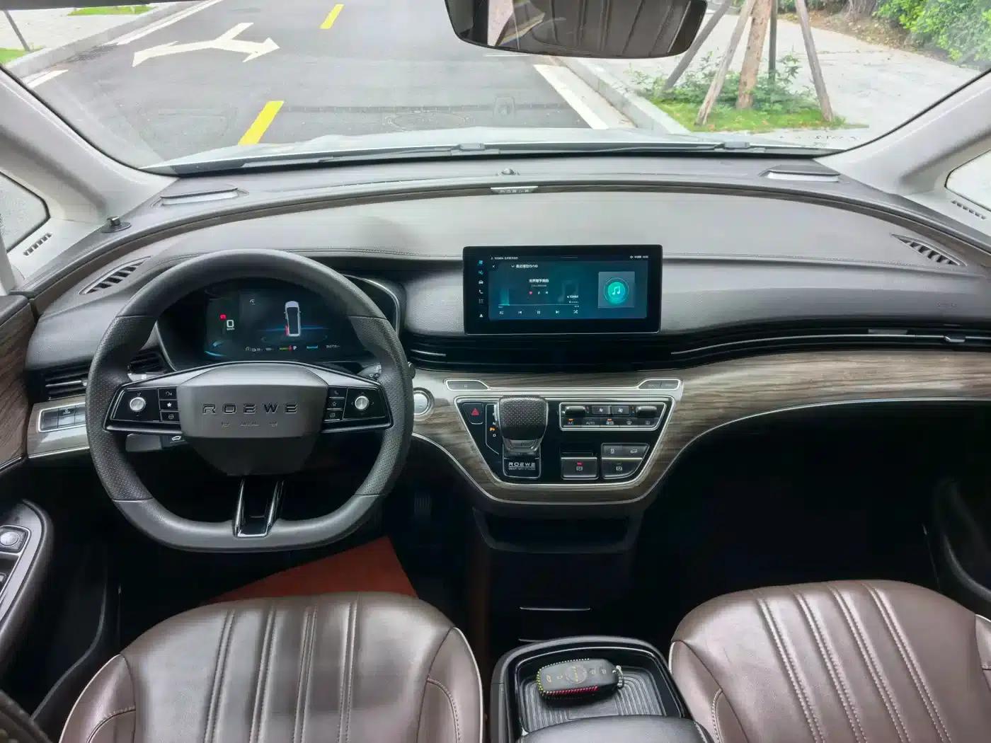 Roewe iMAX8 New Energy 2022 Silver Edition — миниатюра 17