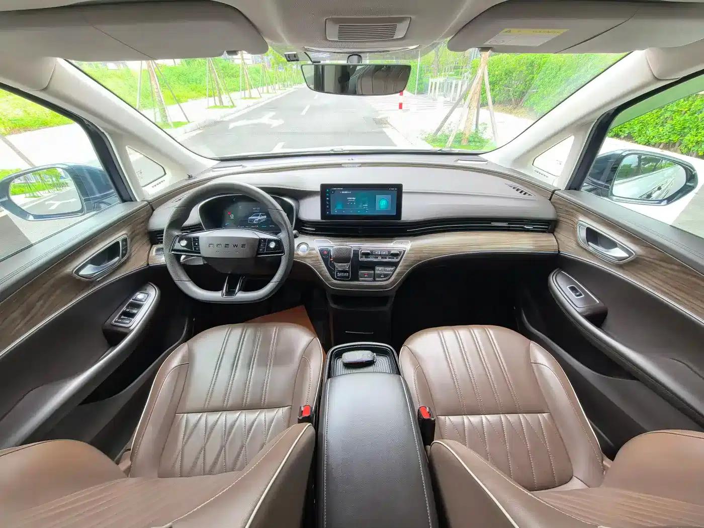 Roewe iMAX8 New Energy 2022 Silver Edition — миниатюра 18