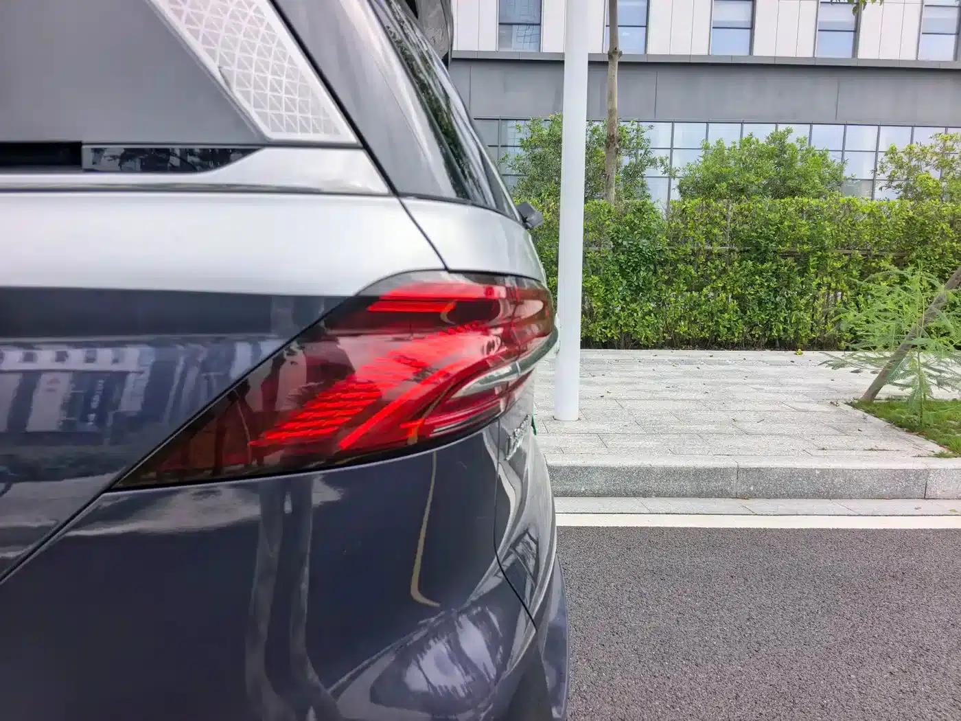 Roewe iMAX8 New Energy 2022 Silver Edition — миниатюра 19