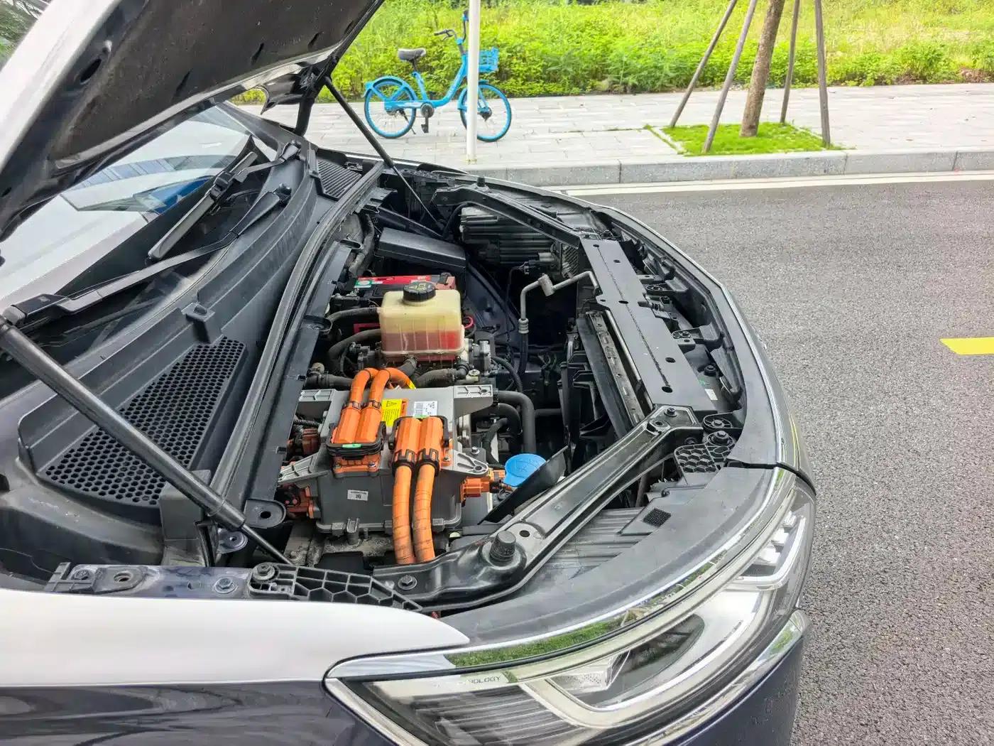 Roewe iMAX8 New Energy 2022 Silver Edition — миниатюра 28