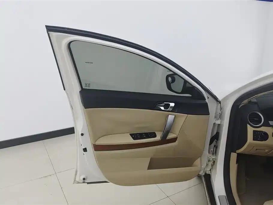 Roewe 550 2012 Model 550 1.8L Automatic Value Edition — миниатюра 7