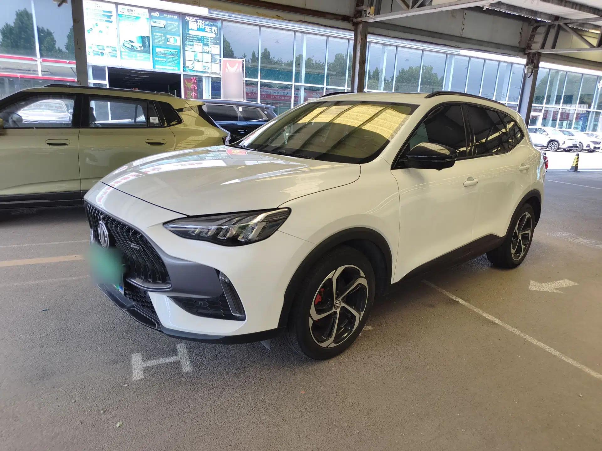 MG Pilot 2021 300TGI Automatic Two-Wheel Drive Trophy Prestige Edition — миниатюра 1