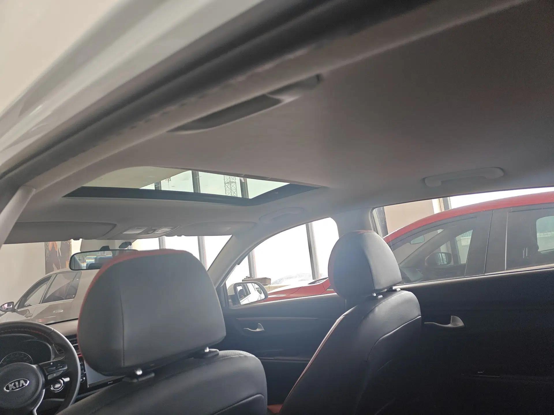 Kia KX Cross 2018 1.6L Automatic Dynamic Sunroof Version — миниатюра 9