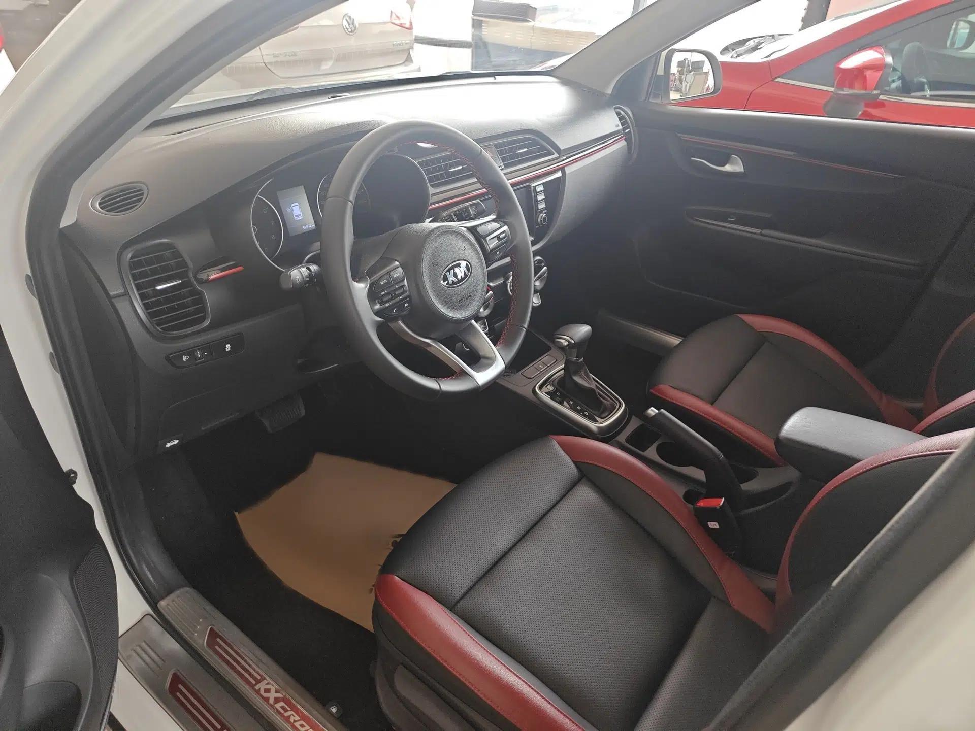 Kia KX Cross 2018 1.6L Automatic Dynamic Sunroof Version — миниатюра 10