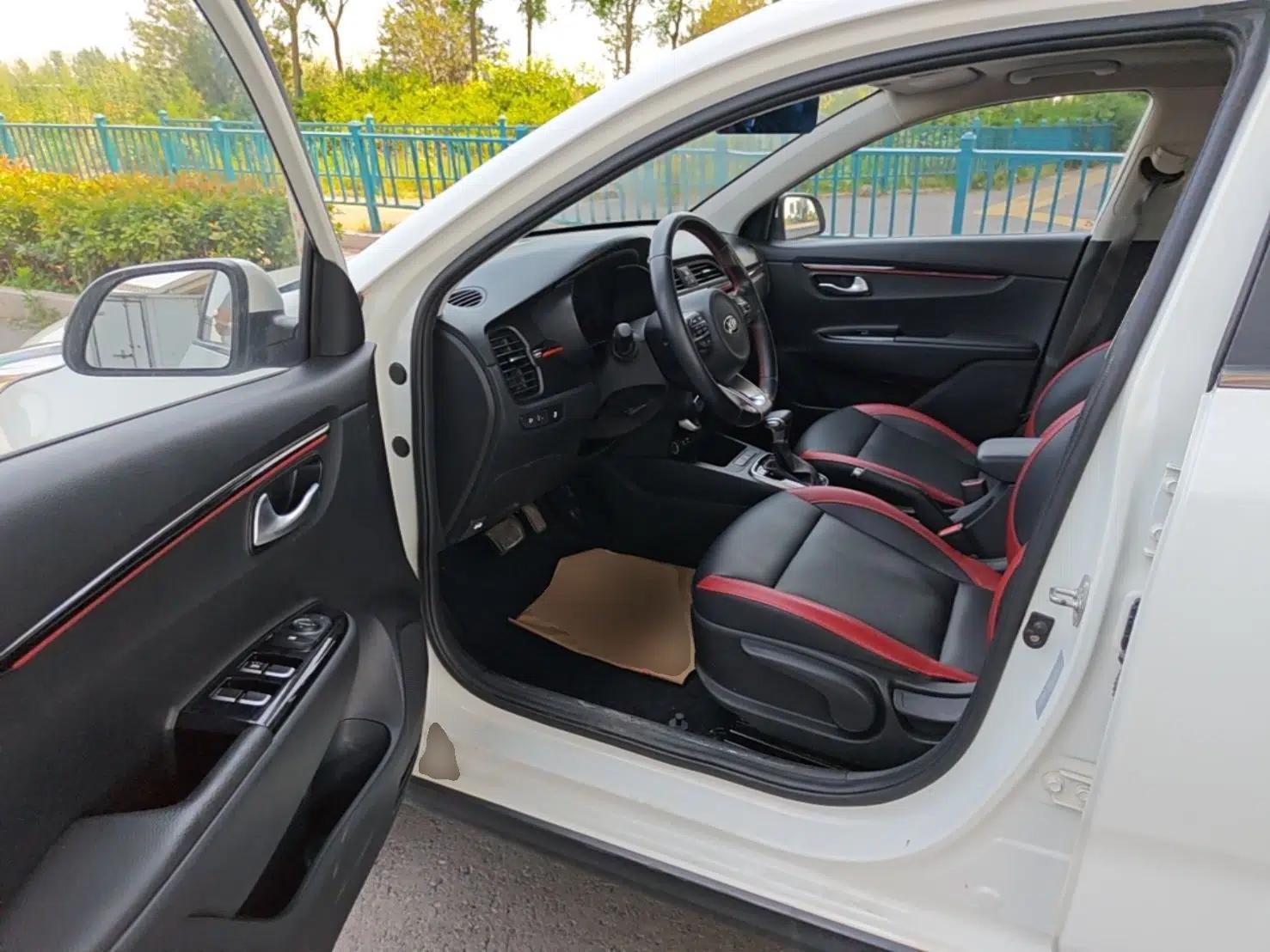 Kia KX Cross 2018 1.6L Automatic Dynamic Sunroof Version — миниатюра 23