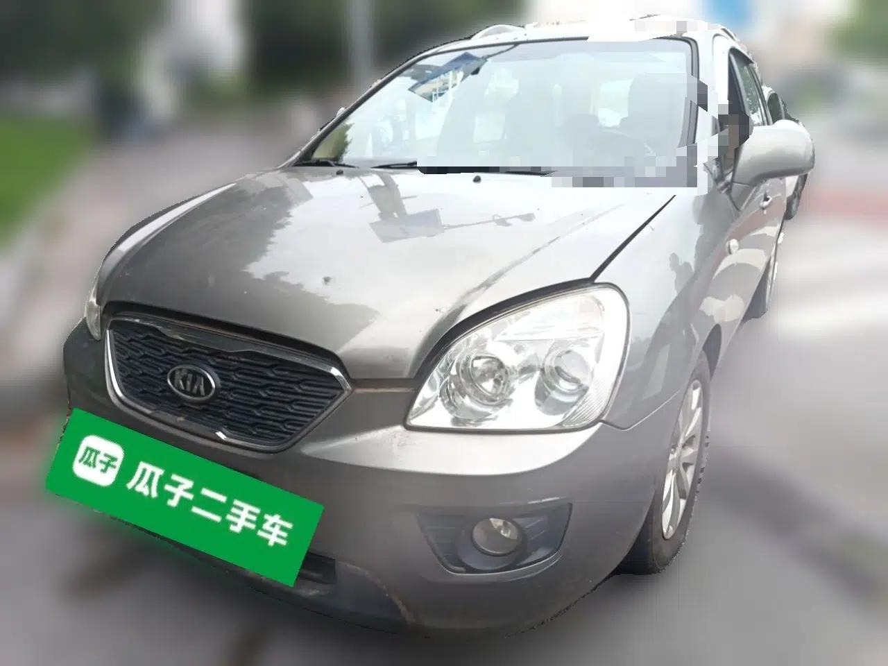 Kia Carens 2011 1.6L 5-Seater Manual Comfort Edition — миниатюра 1