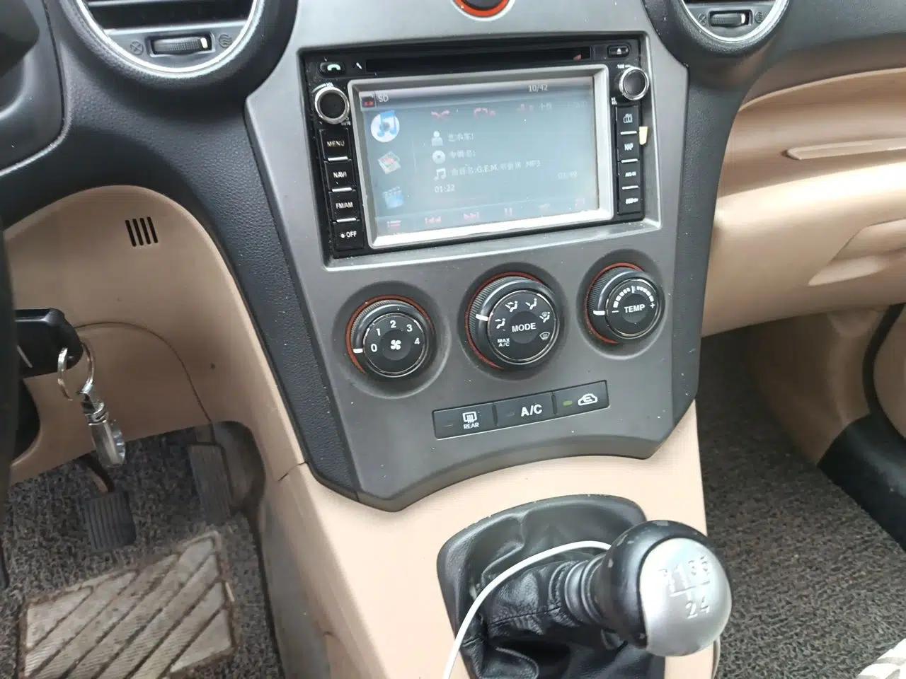 Kia Carens 2011 1.6L 5-Seater Manual Comfort Edition — миниатюра 13