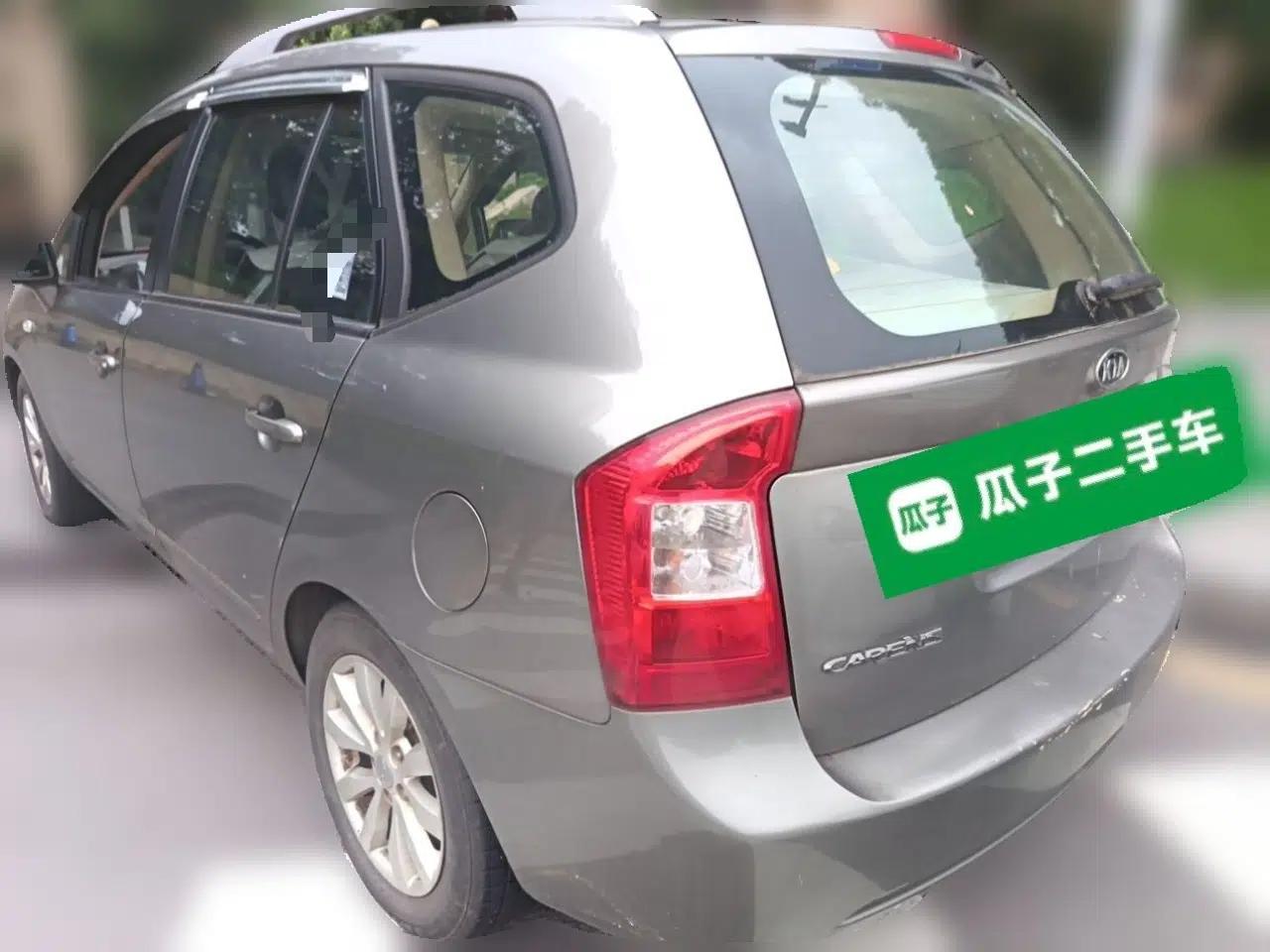 Kia Carens 2011 1.6L 5-Seater Manual Comfort Edition — миниатюра 4