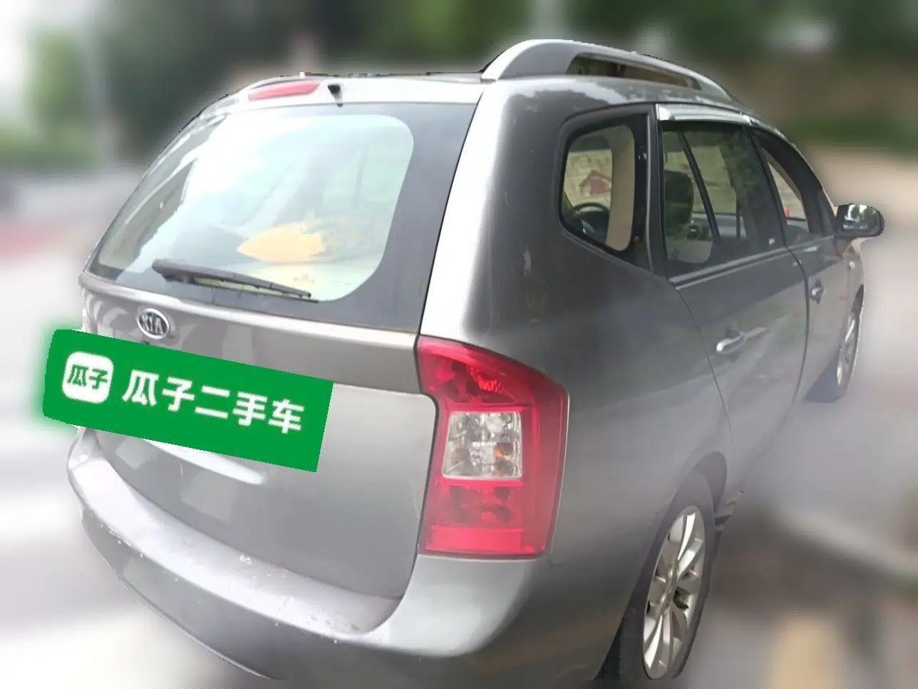 Kia Carens 2011 1.6L 5-Seater Manual Comfort Edition — миниатюра 6