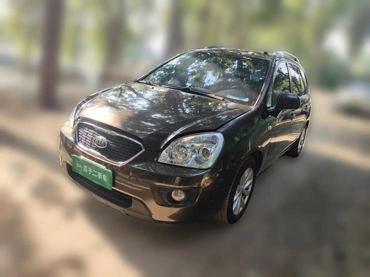 Kia Carens 2011 2.0L 7-Seater Automatic Standard Edition — миниатюра 1