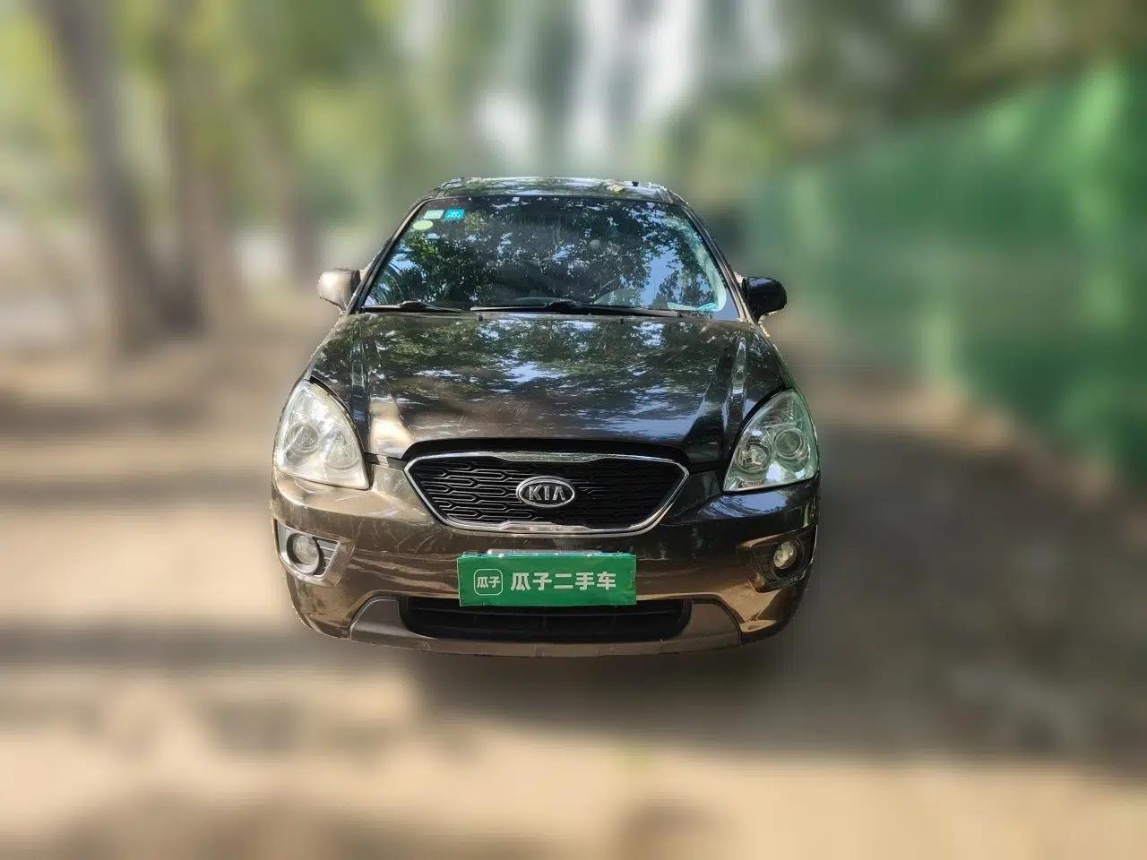 Kia Carens 2011 2.0L 7-Seater Automatic Standard Edition — миниатюра 2