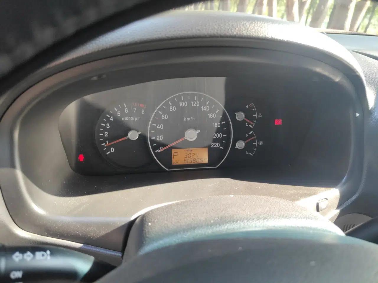 Kia Carens 2011 2.0L 7-Seater Automatic Standard Edition — миниатюра 11