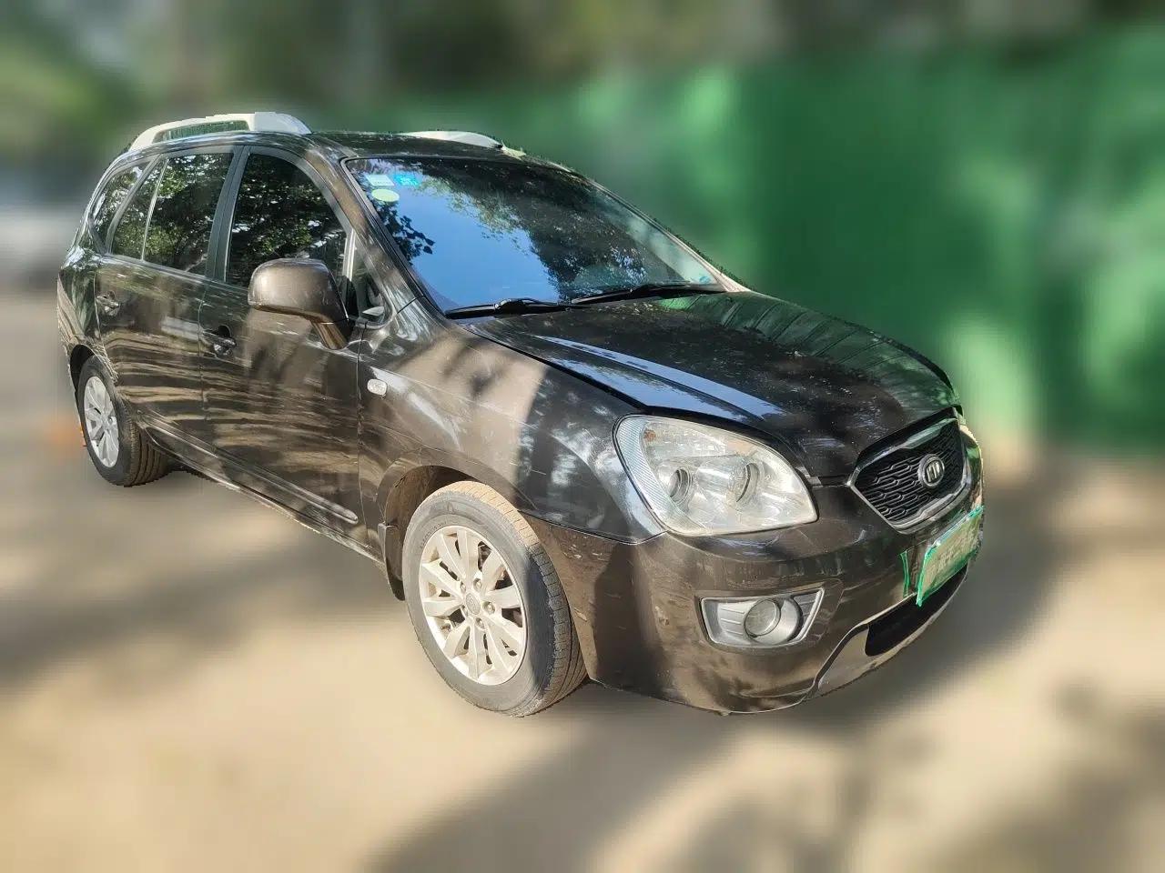 Kia Carens 2011 2.0L 7-Seater Automatic Standard Edition — миниатюра 3