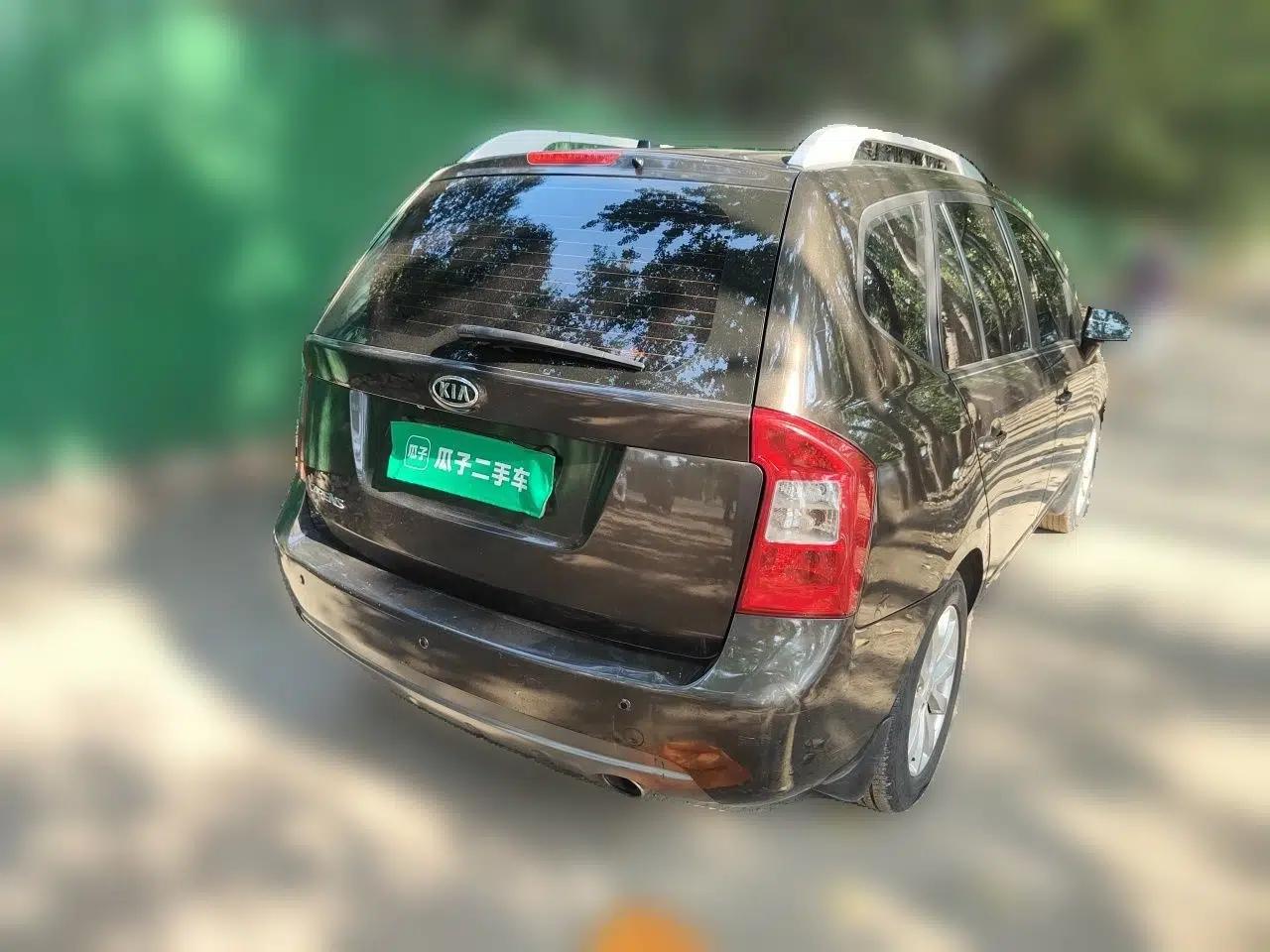 Kia Carens 2011 2.0L 7-Seater Automatic Standard Edition — миниатюра 6