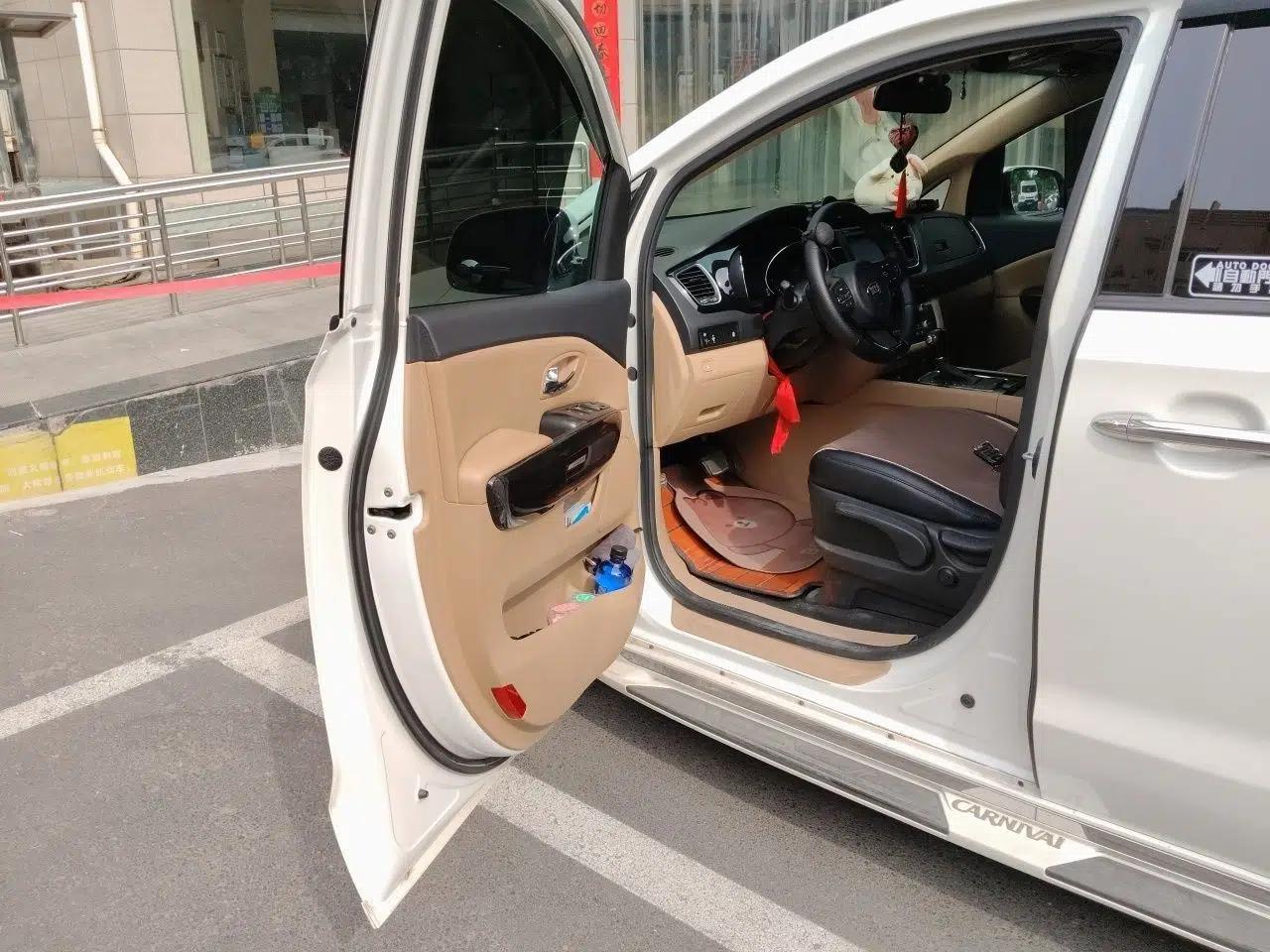 Kia Carnival 2015 3.3 GDI Luxury Edition China IV Standard — миниатюра 16