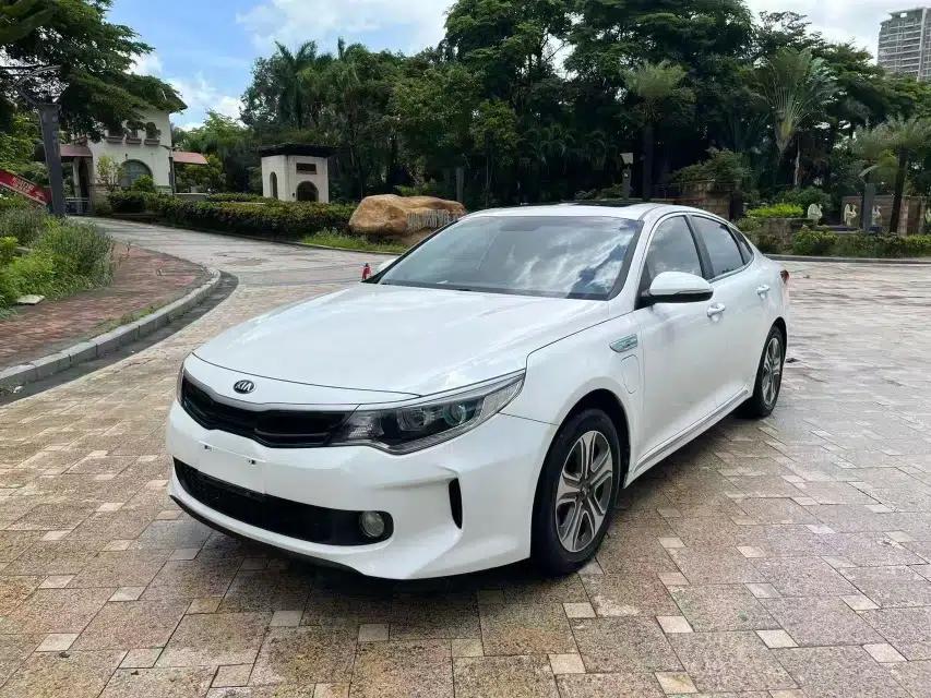 Kia K5 New Energy 2018 2.0L Smart Enjoyment Version — миниатюра 1