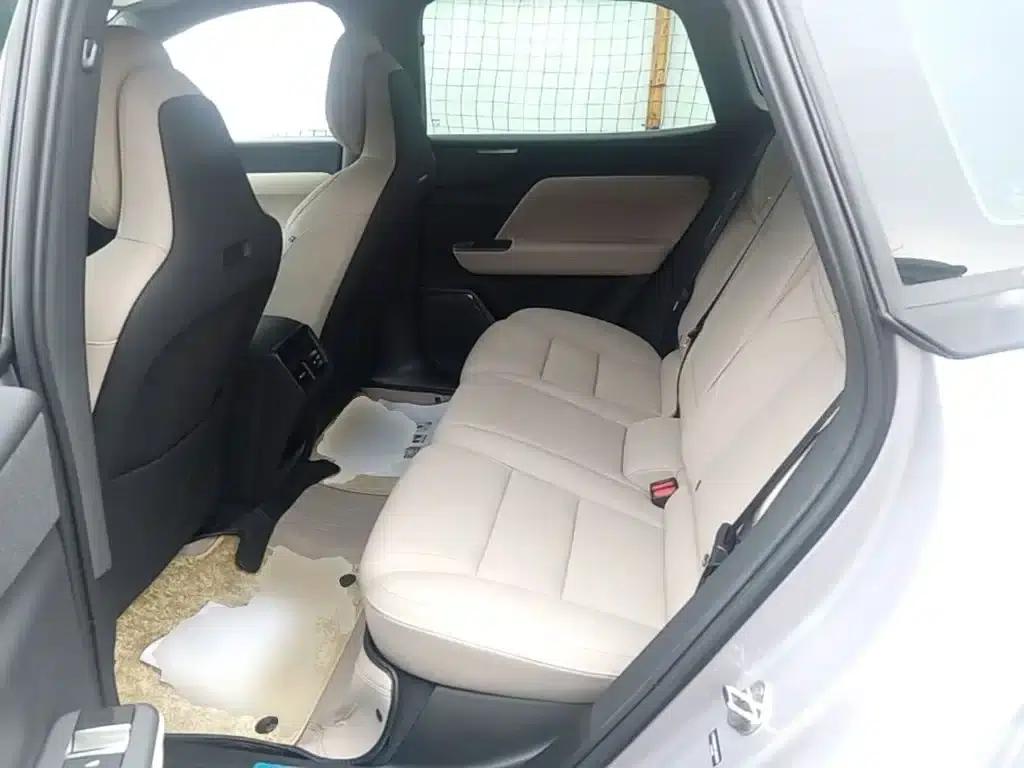 2026 Volvo XC70 Plug-in Hybrid (Two-Wheel Drive, Long Range, Core) — миниатюра 17