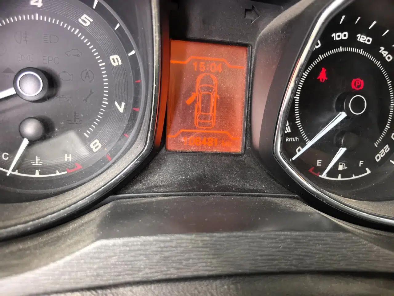 Chery Arrizo 7 2013 1.6L Manual ZhiShang Edition — миниатюра 12