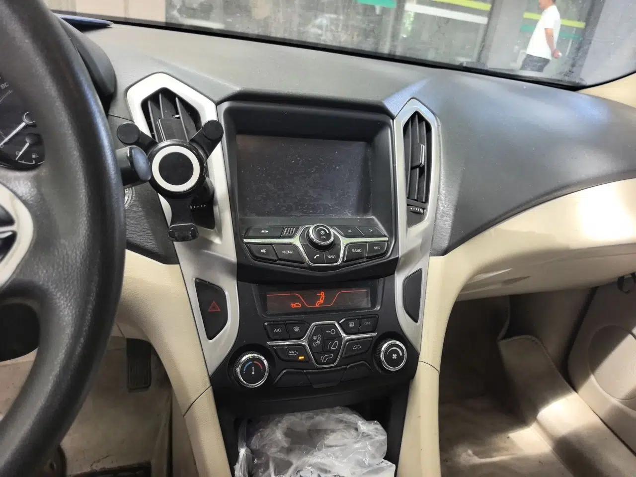 Chery Arrizo 7 2013 1.6L Manual ZhiShang Edition — миниатюра 13