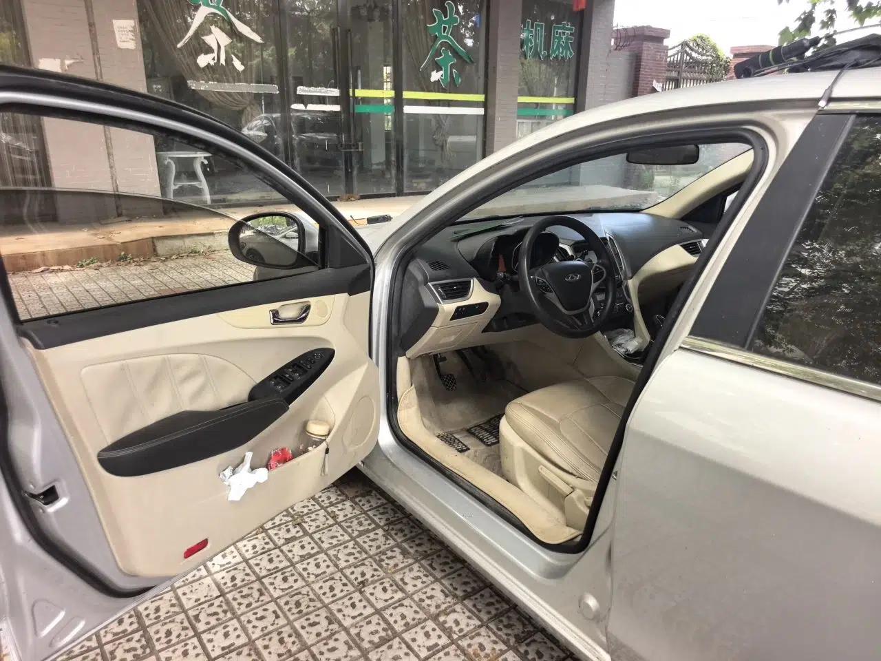 Chery Arrizo 7 2013 1.6L Manual ZhiShang Edition — миниатюра 16