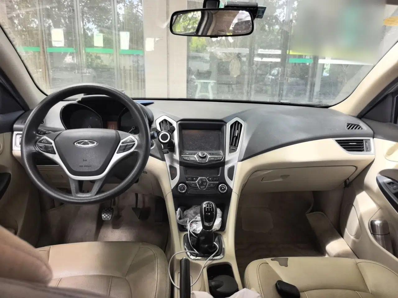 Chery Arrizo 7 2013 1.6L Manual ZhiShang Edition — миниатюра 9