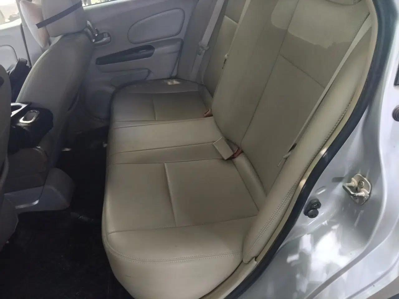 Venucia D50 2015 1.6L Automatic Fashion Edition — миниатюра 17