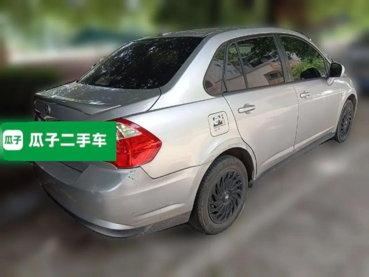 Venucia D50 2015 1.6L Automatic Fashion Edition — миниатюра 6