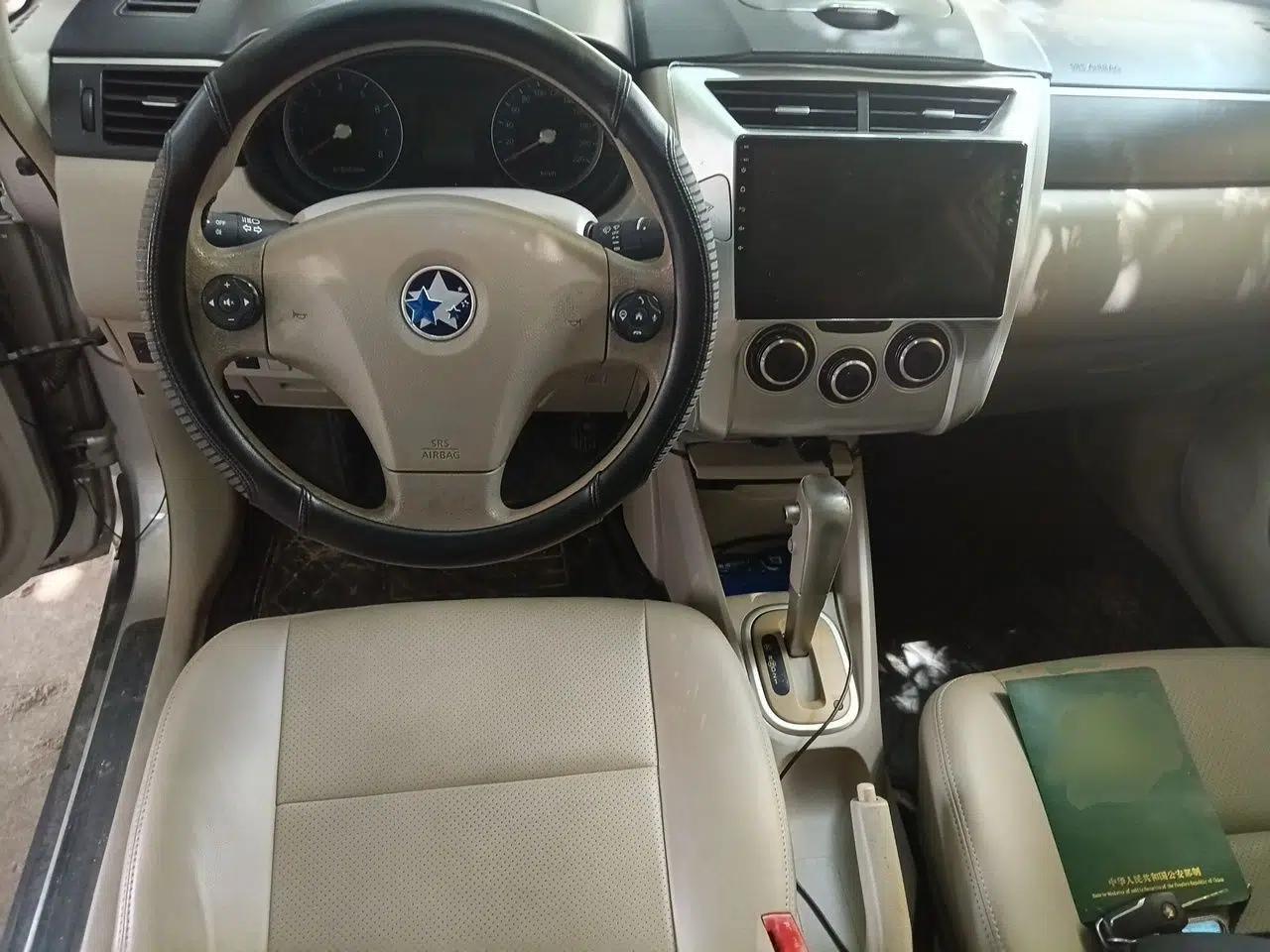Venucia D50 2015 1.6L Automatic Fashion Edition — миниатюра 9