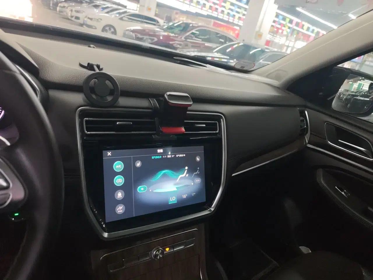 Roewe RX8 2018 30T Smart Connectivity Two-Wheel Drive Flagship Edition — миниатюра 13