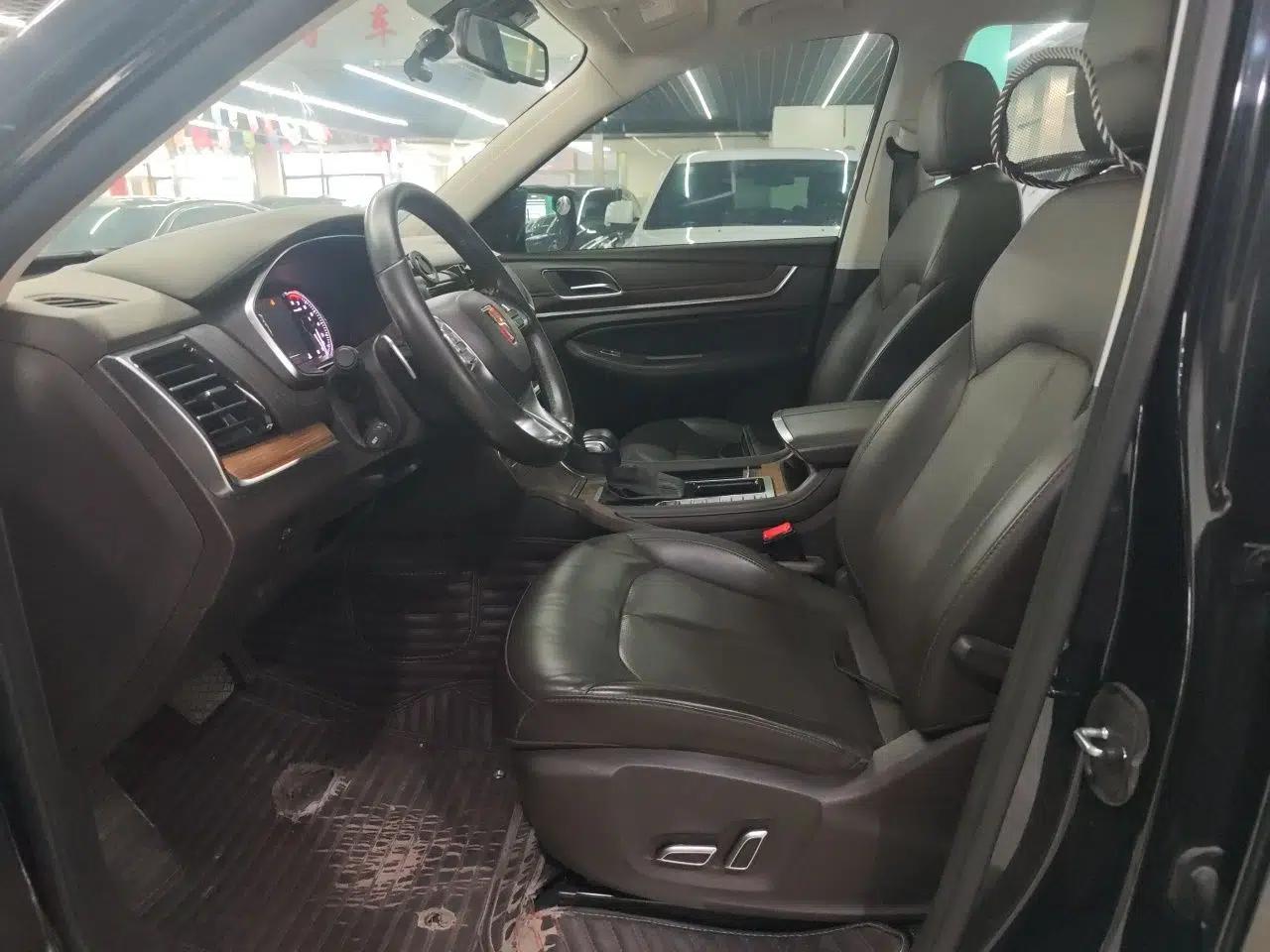 Roewe RX8 2018 30T Smart Connectivity Two-Wheel Drive Flagship Edition — миниатюра 15