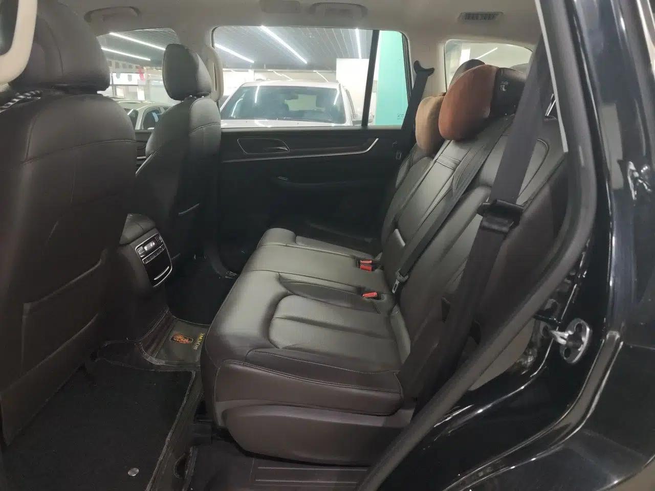 Roewe RX8 2018 30T Smart Connectivity Two-Wheel Drive Flagship Edition — миниатюра 17