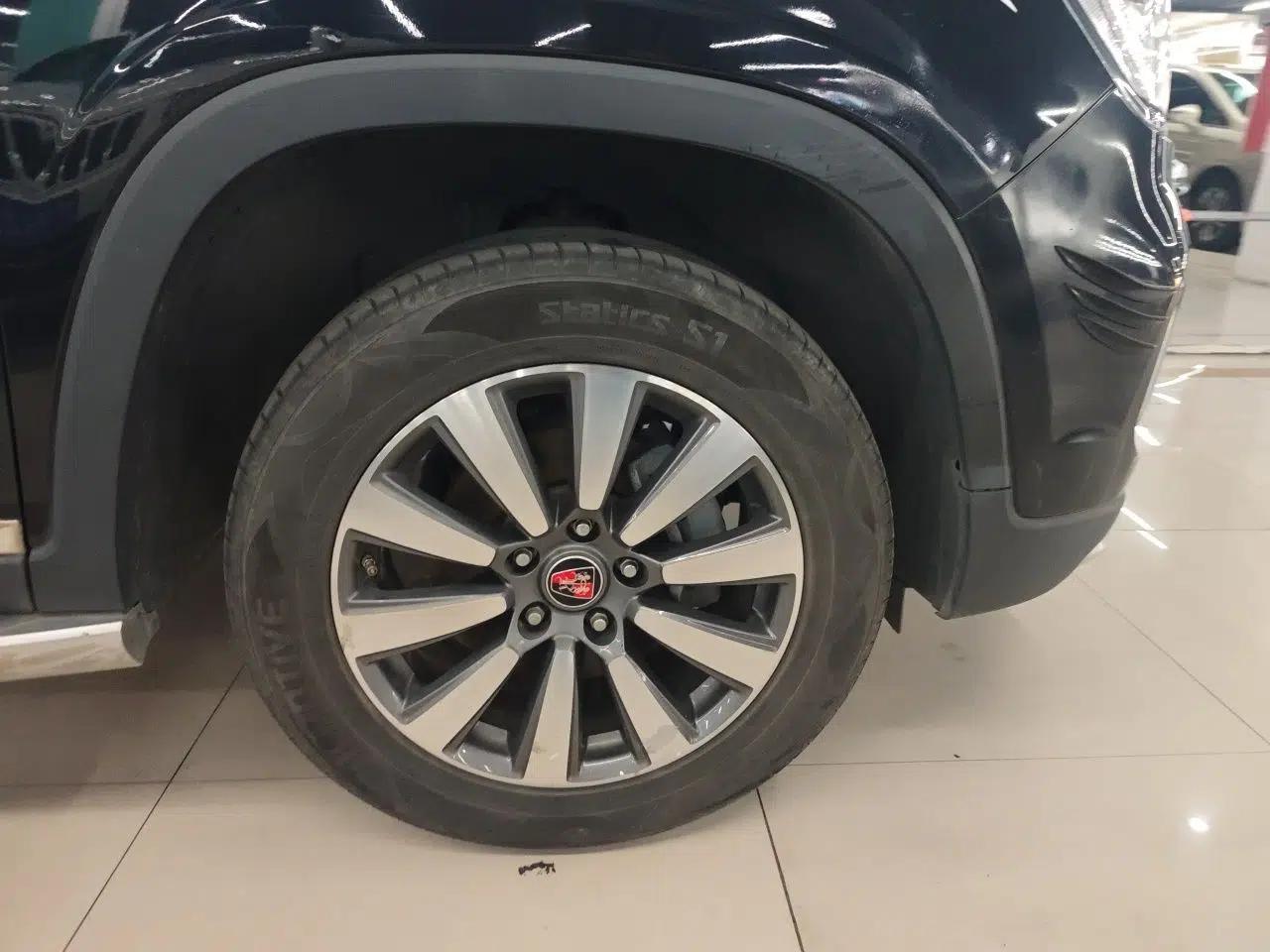 Roewe RX8 2018 30T Smart Connectivity Two-Wheel Drive Flagship Edition — миниатюра 8