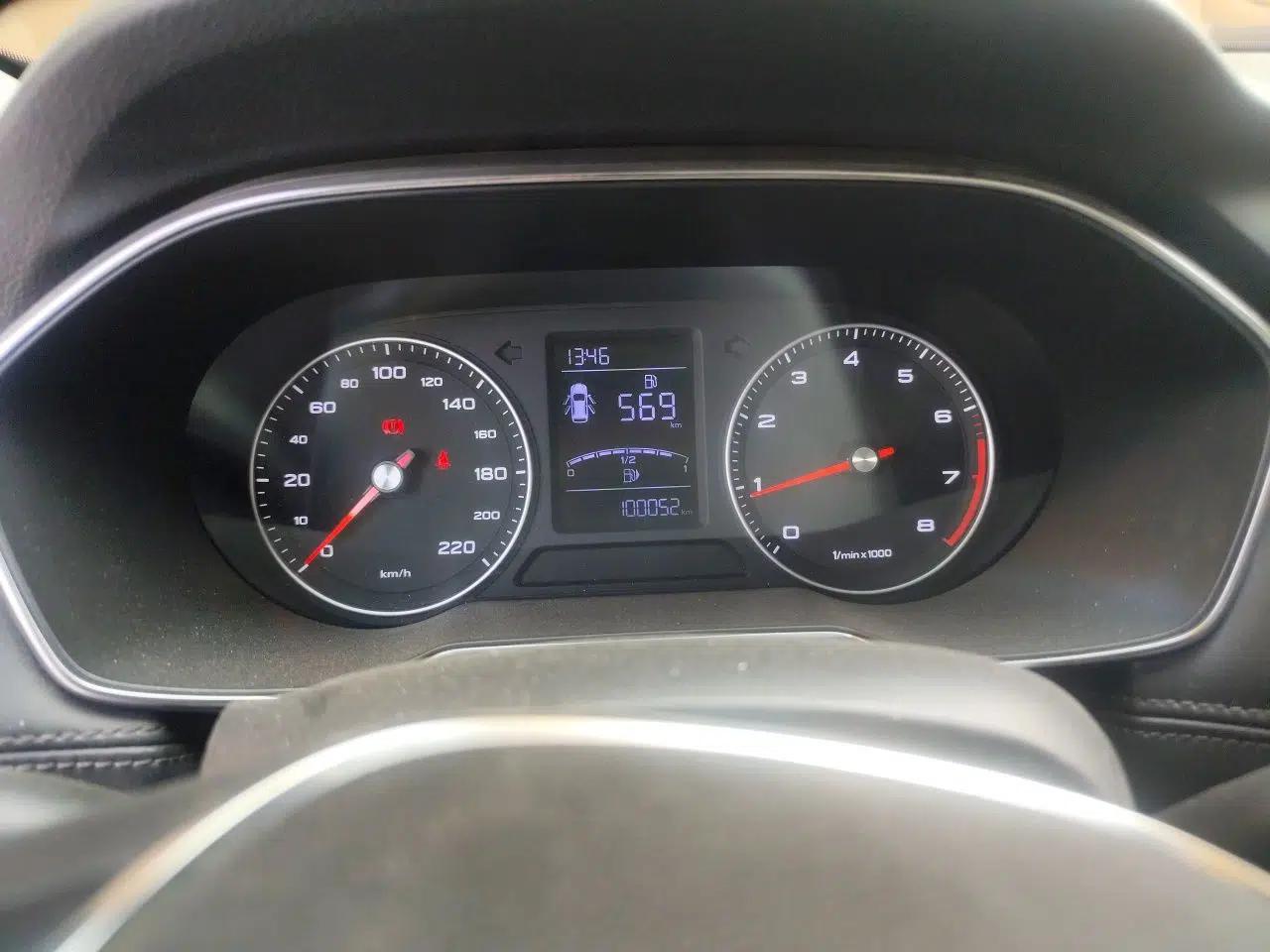 Roewe RX3 2018 1.6L Manual Internet Smart Edition — миниатюра 11