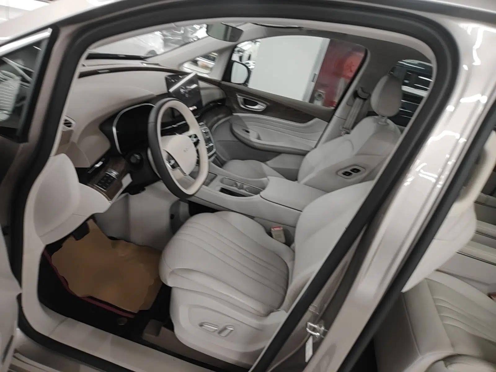 Roewe iMAX8 New Energy 2025 1.5T DMH Lu Zun Deluxe Edition — миниатюра 22