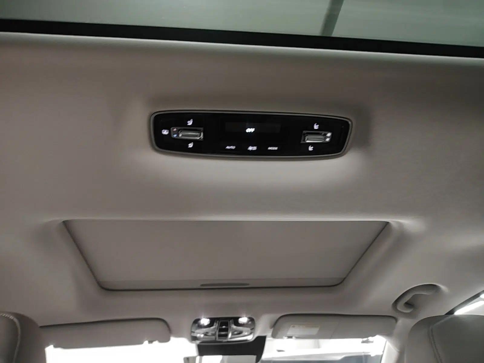 Roewe iMAX8 New Energy 2025 1.5T DMH Lu Zun Deluxe Edition — миниатюра 26