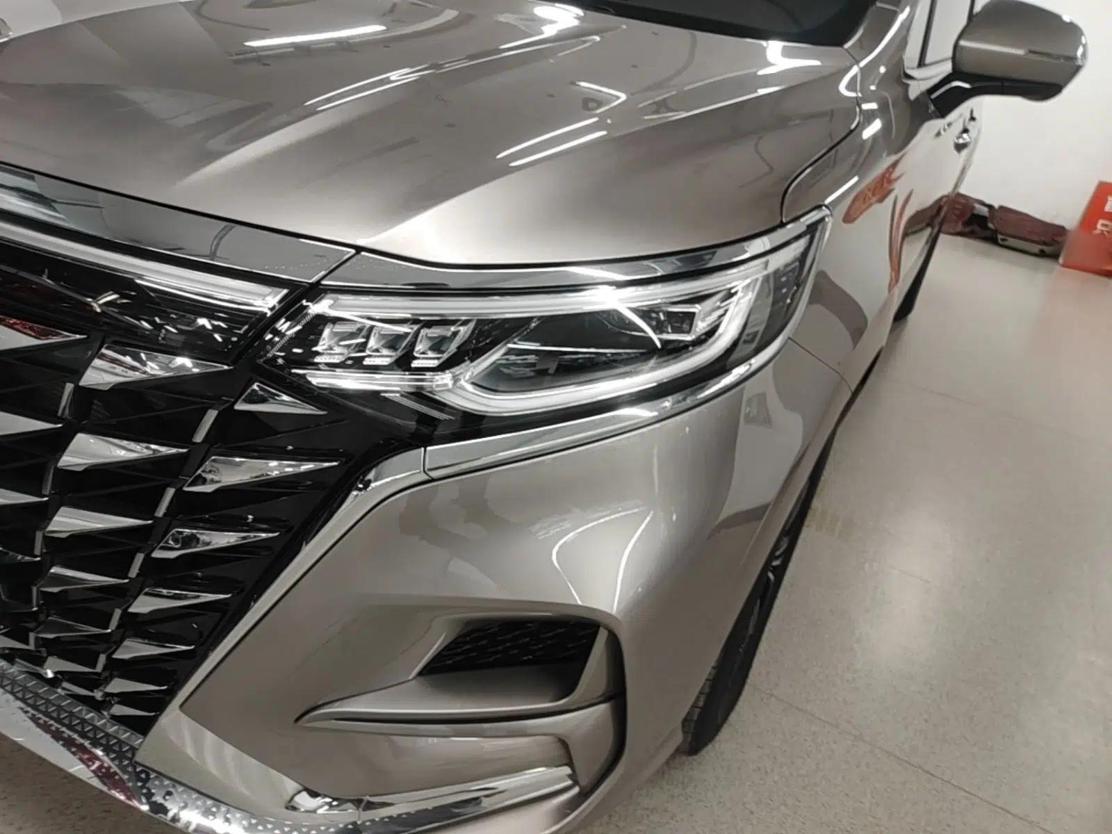 Roewe iMAX8 New Energy 2025 1.5T DMH Lu Zun Deluxe Edition — миниатюра 8