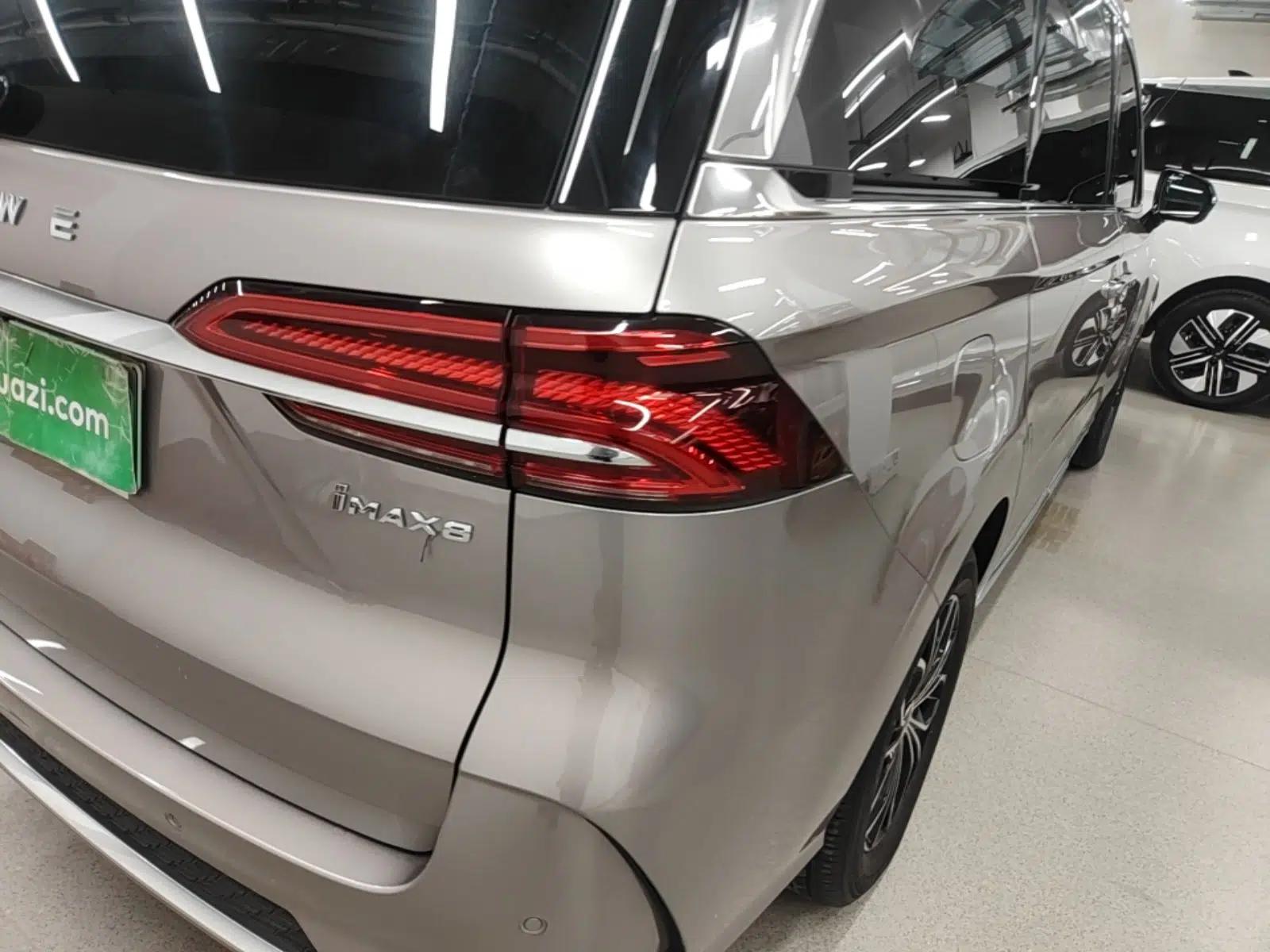 Roewe iMAX8 New Energy 2025 1.5T DMH Lu Zun Deluxe Edition — миниатюра 9