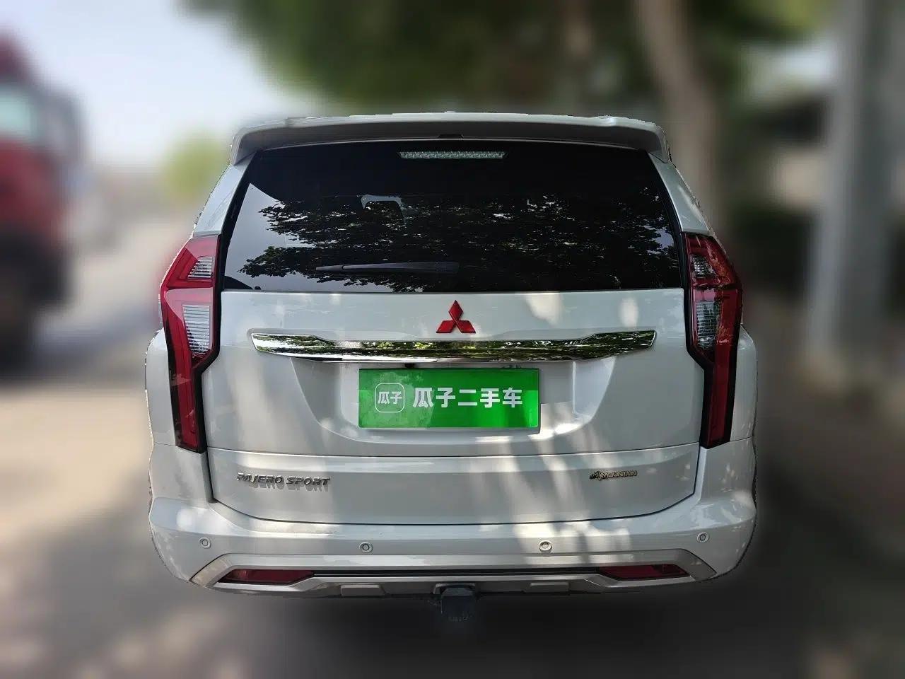 Mitsubishi Pajero Sport Pajero Pinin 3.0 Gasoline Automatic 7-Seater — миниатюра 5