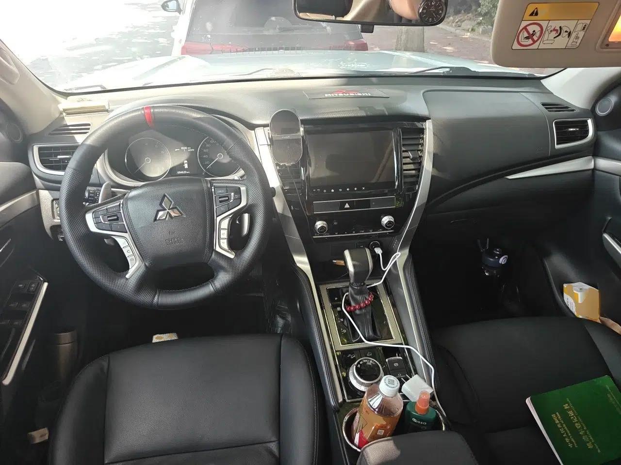 Mitsubishi Pajero Sport Pajero Pinin 3.0 Gasoline Automatic 7-Seater — миниатюра 9