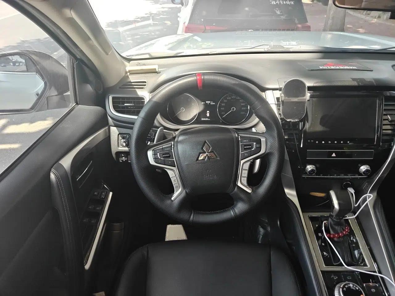 Mitsubishi Pajero Sport Pajero Pinin 3.0 Gasoline Automatic 7-Seater — миниатюра 10