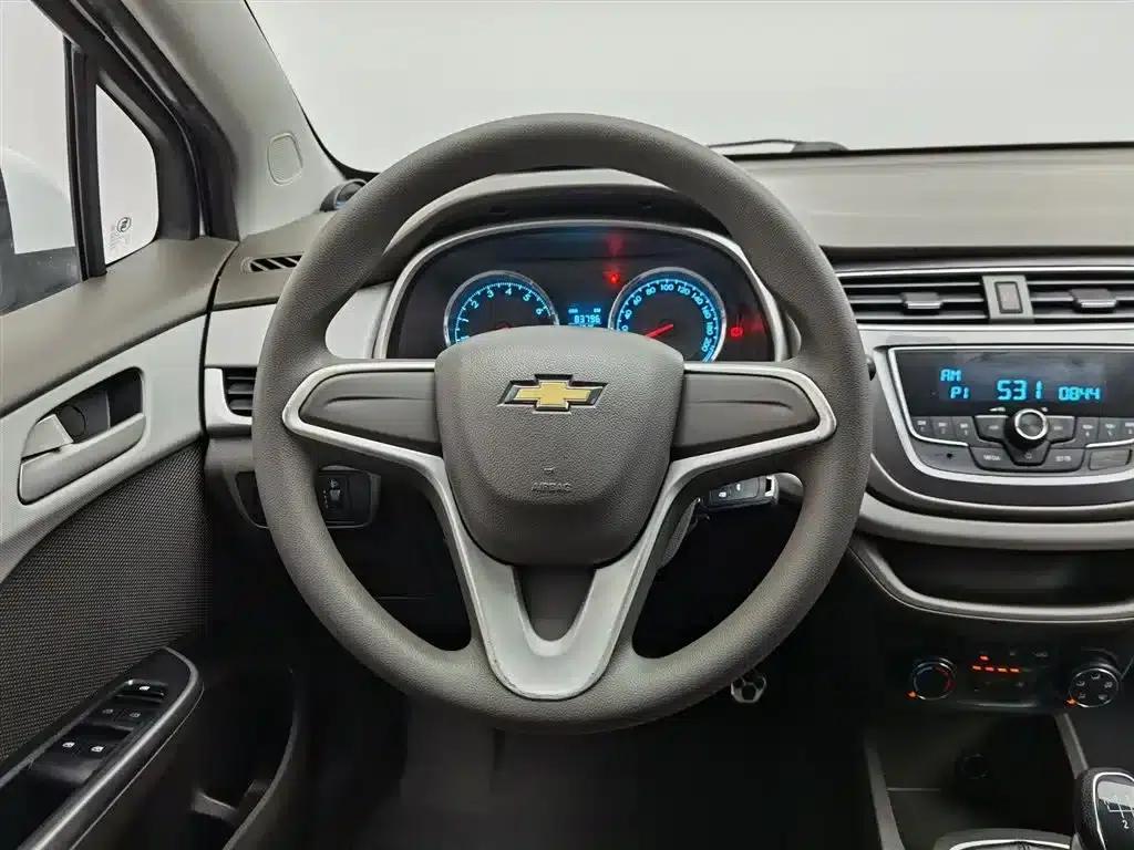 Chevrolet Aveo RV 2016 1.5L Manual Comfort Edition — миниатюра 11