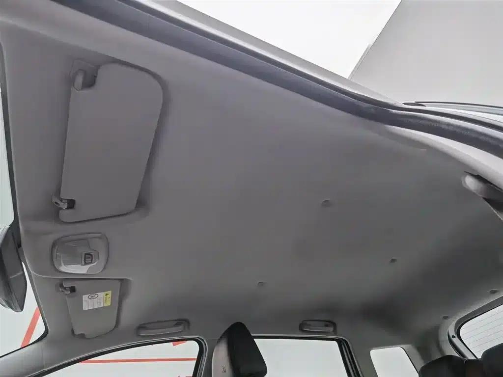 Chevrolet Aveo RV 2016 1.5L Manual Comfort Edition — миниатюра 14