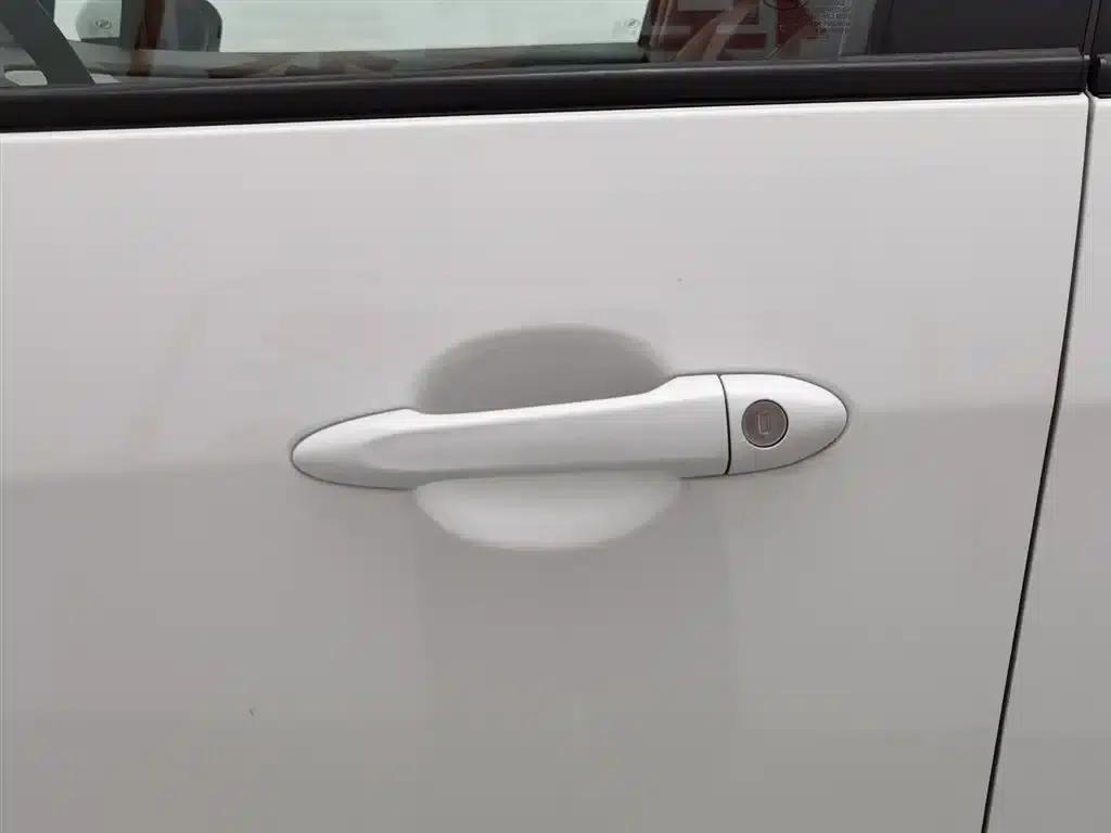 Chevrolet Aveo RV 2016 1.5L Manual Comfort Edition — миниатюра 18