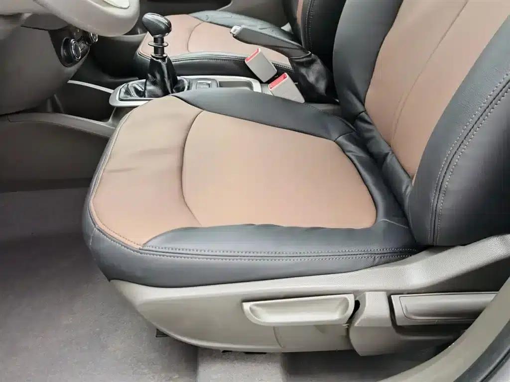 Chevrolet Aveo RV 2016 1.5L Manual Comfort Edition — миниатюра 20