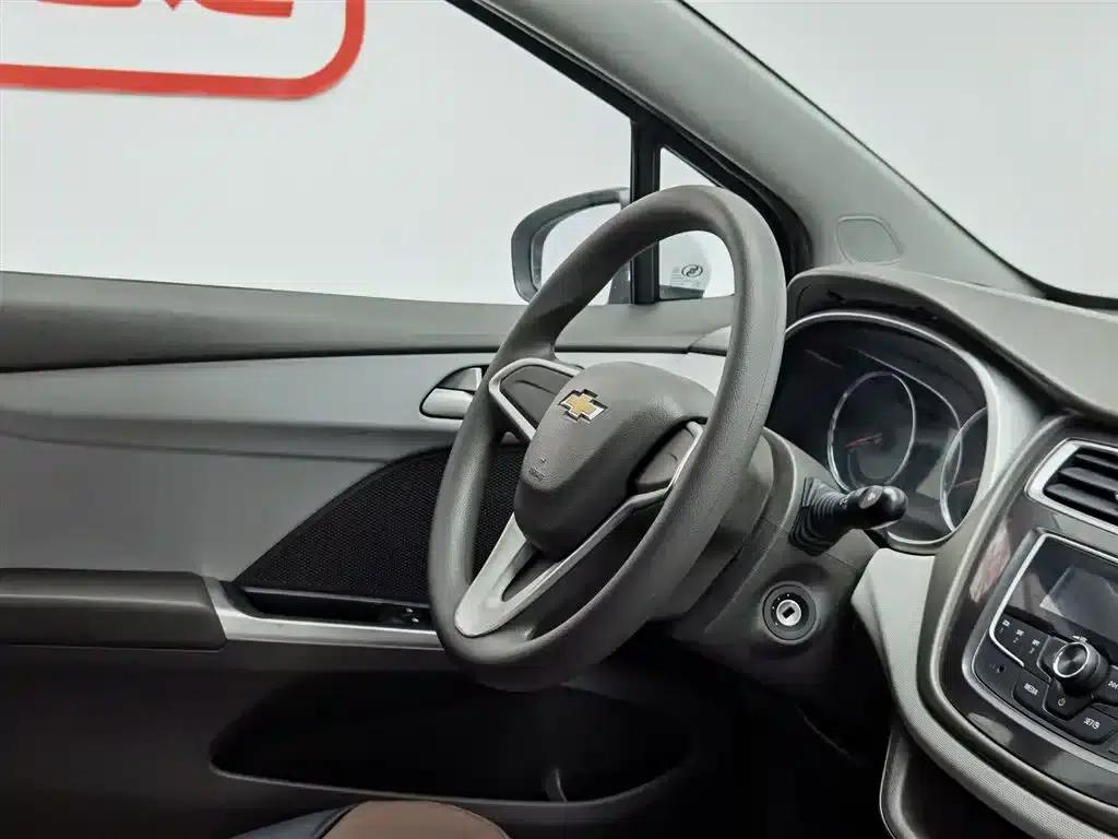 Chevrolet Aveo RV 2016 1.5L Manual Comfort Edition — миниатюра 22