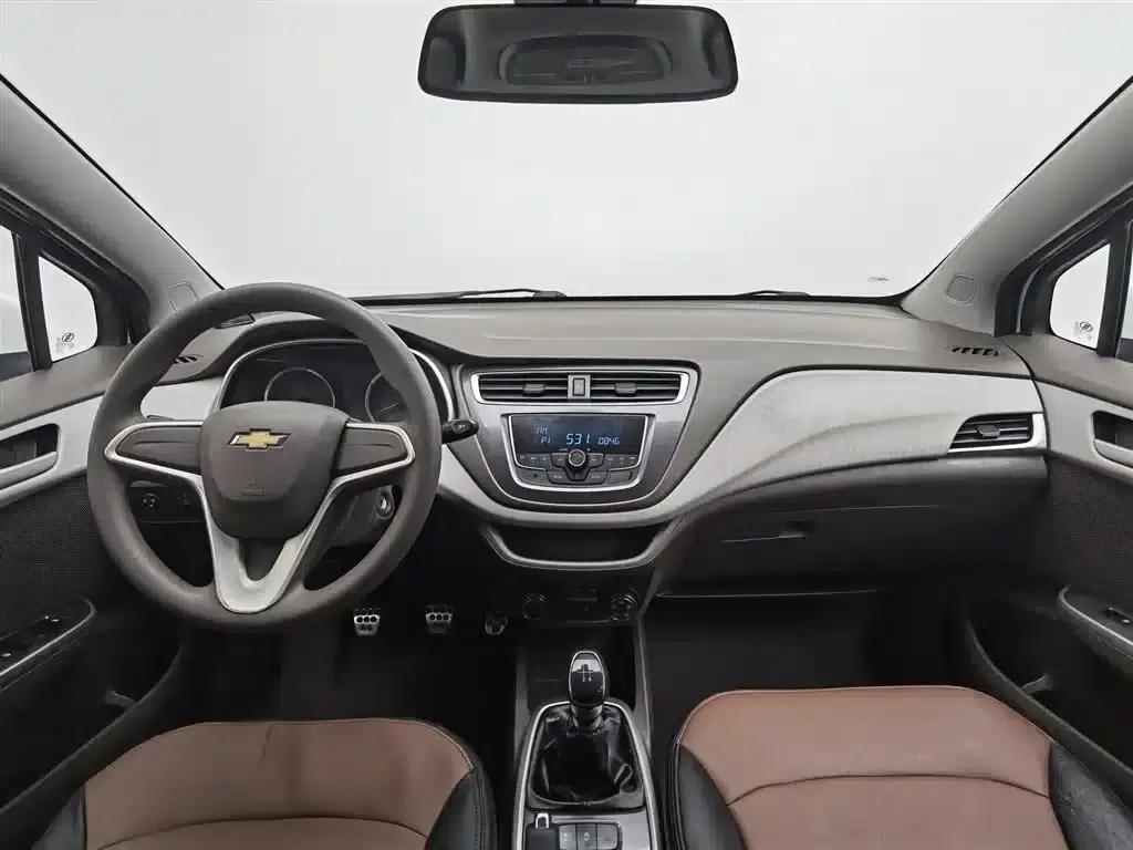Chevrolet Aveo RV 2016 1.5L Manual Comfort Edition — миниатюра 5