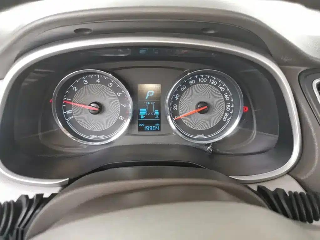 Chevrolet Aveo RV 2016 1.5L Automatic Comfortline Edition — миниатюра 12