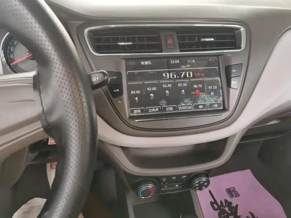 Chevrolet Aveo RV 2016 1.5L Automatic Comfortline Edition — миниатюра 13